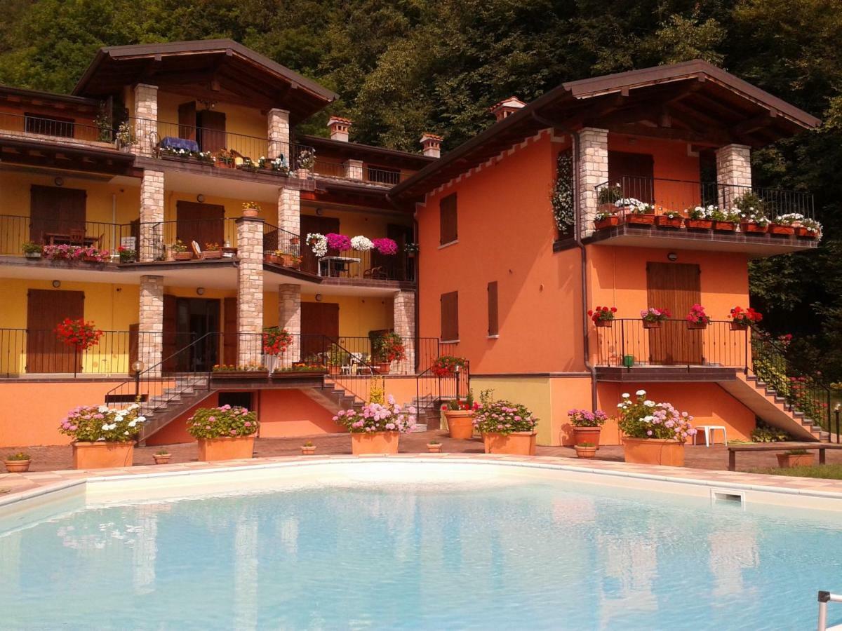 Relax Vista Lago Villanuova sul clisi エクステリア 写真