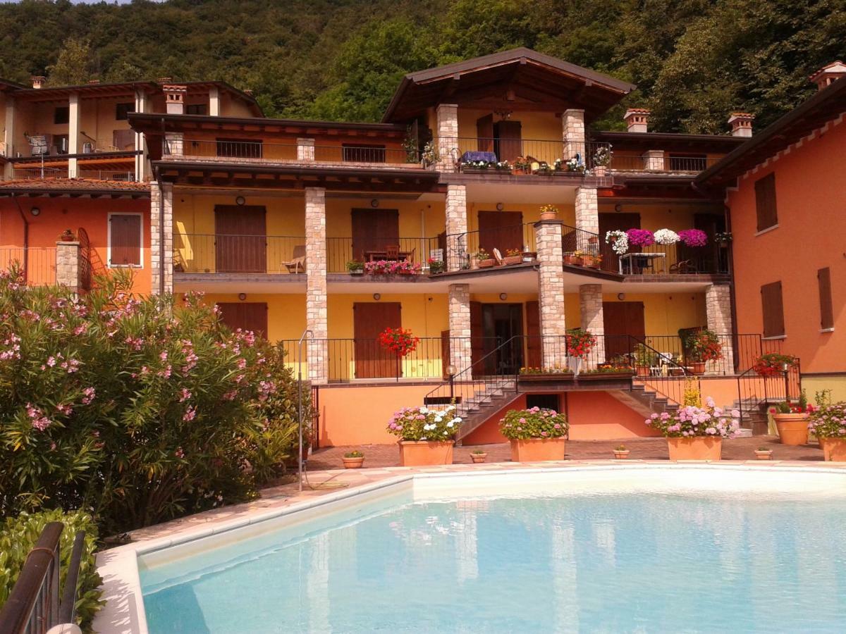 Relax Vista Lago Villanuova sul clisi エクステリア 写真